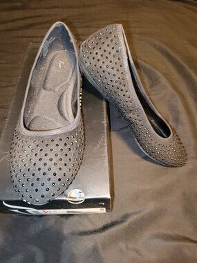 Vera Wang Simply Black Elena Bling Studs Flat Shoes 9.5
